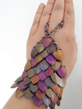 Load image into Gallery viewer, Scalemail Hand Bracelet Tutorial