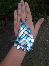 Load image into Gallery viewer, Scalemail Handflowers - Slave Bracelets - Chainmail Hand Bracelets
