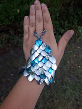 Load image into Gallery viewer, Scalemail Handflowers - Slave Bracelets - Chainmail Hand Bracelets