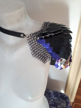 Load image into Gallery viewer, Scalemail Single Pauldron - Captain's Pauldron