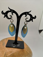 Load image into Gallery viewer, Titanium Scale Earrings