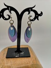 Load image into Gallery viewer, Titanium Scale Earrings