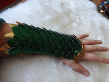 Load image into Gallery viewer, Scalemail Leather Bracers - Gauntlets